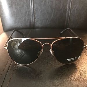 Banana Republic Women’s Aviator Sunglasses New